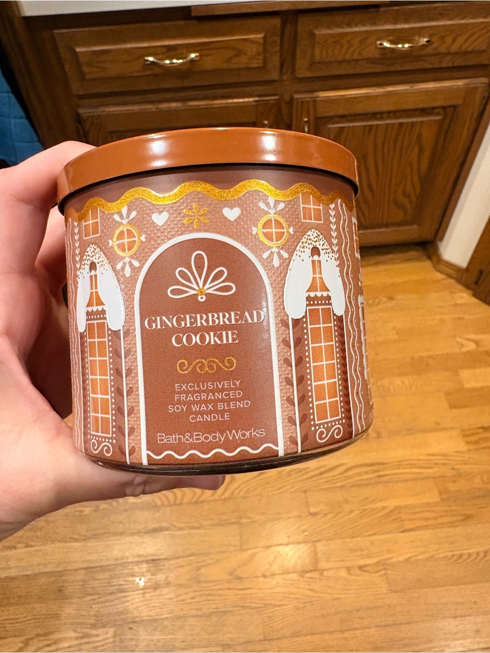 Bath & Body Works Gingerbread Cookie Candle - Brown & White Accents